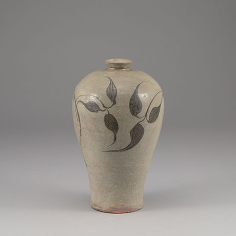 청자철화엽문매병(靑瓷鐵畵葉文梅甁)