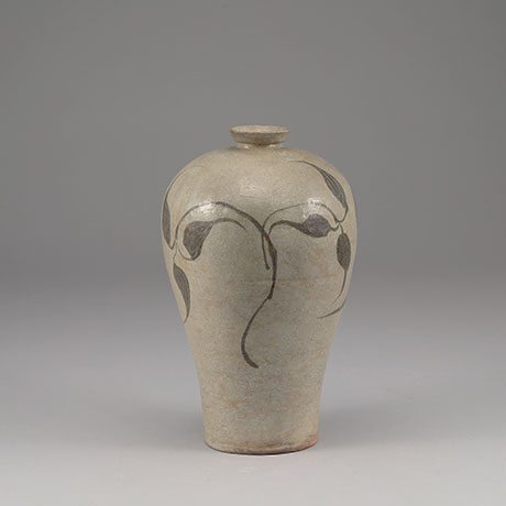 청자철화엽문매병(靑瓷鐵畵葉文梅甁)