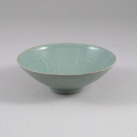 청자양각화문발(靑瓷陽刻花文鉢)
