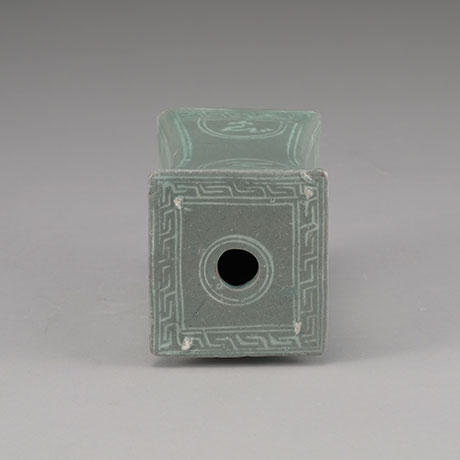 청자상감운문침(靑瓷象嵌雲文枕)