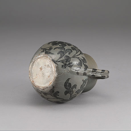 청자철화모란당초문유개주자(靑瓷鐵畵牡丹唐草文有蓋酒子)