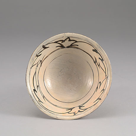 분청자철화삼엽문발(粉靑瓷鐵華三葉文碗)