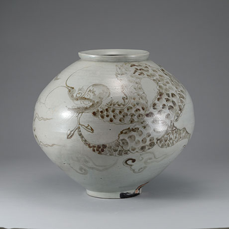 백자철화운룡문호(白瓷鐵華雲龍文壺)