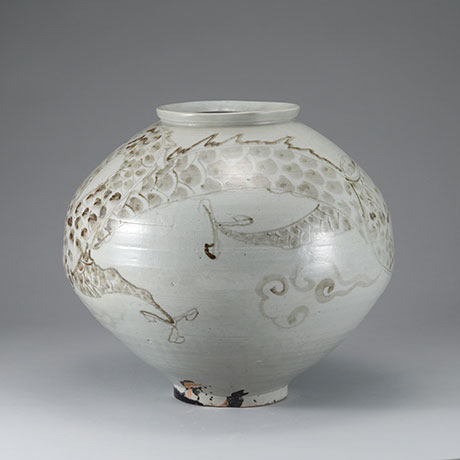 백자철화운룡문호(白瓷鐵華雲龍文壺)