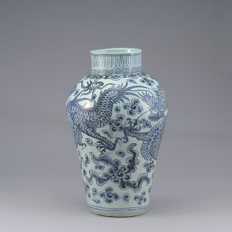 백자청화운룡문호(白瓷靑華雲龍文壺)