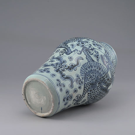 백자청화운룡문호(白瓷靑華雲龍文壺)