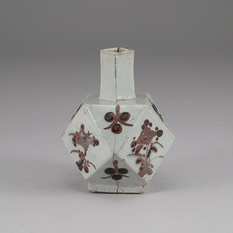 팔각진사채주병(八角辰砂彩酒瓶)