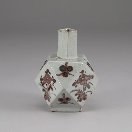 팔각진사채주병(八角辰砂彩酒瓶)