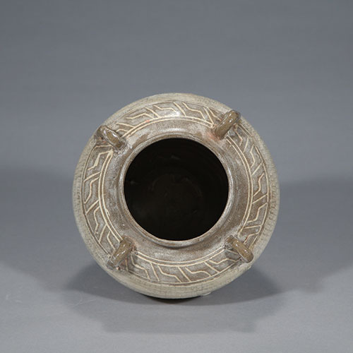 이화문태호(李花紋胎壺)