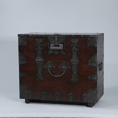 박천반닫이(博川臥櫃, 박천와궤)