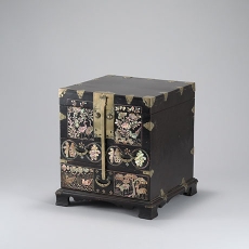 나전빗접(螺鈿梳函)