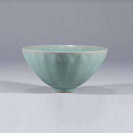 용천요청자연화문완(龍泉窯靑瓷蓮花文碗)