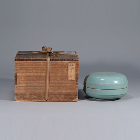 여요청자합(汝窯靑瓷盒)